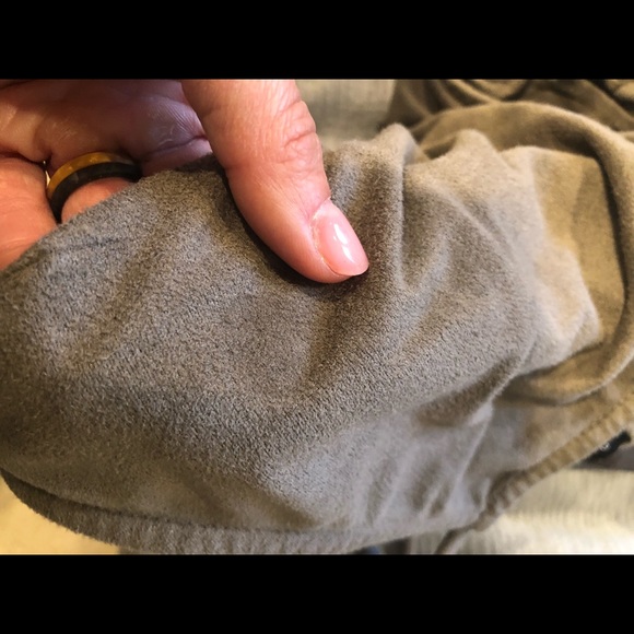 ⭐️3/$20⭐️ Suede side lace up crop top - Picture 6 of 7